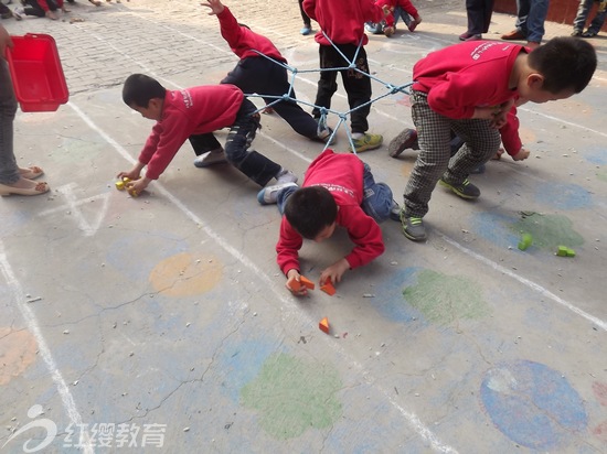 河南台前红缨第一幼儿园举办亲子运动会
