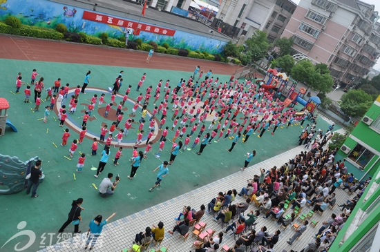 江苏红缨金盛花园幼儿园举办第五届“贝贝”暨“阳光体育”运动会