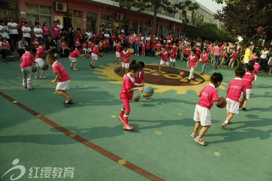 山西运城东镇红缨贝贝幼儿园举办六一亲子运动会