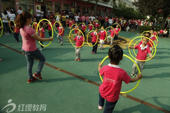 山西运城东镇红缨贝贝幼儿园举办六一亲子运动会