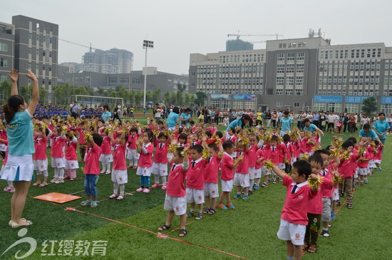 行庆“四川宜宾红缨兴乐幼儿园举六一”阳光体育大型亲子活动