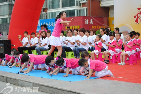 河南开封星河宝贝幼儿园举办庆六一活动