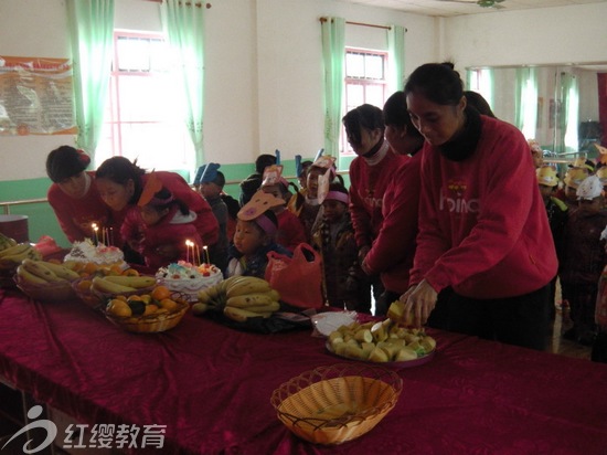 广西兴业红缨新天地实验幼儿园集体生日会