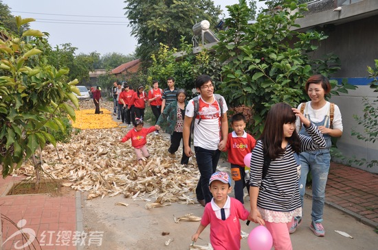 天津红缨宝贝幼儿园举办秋季亲子运动会