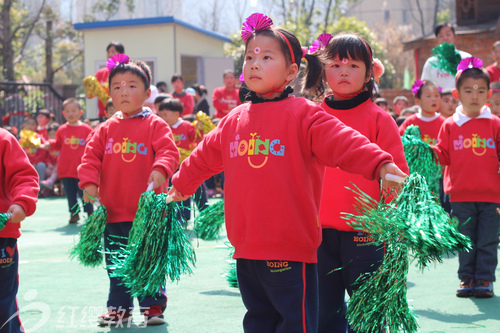 安徽合肥红缨时代幼儿园举办阳光体育早操比赛