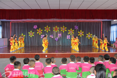 山东德州齐河红缨红太阳幼儿园举办庆六一跳蚤市场活动