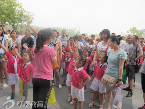 山东济宁红缨煤化幼儿园举办庆六一游学活动