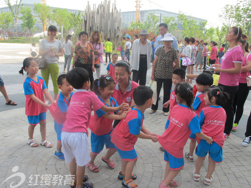 山东济宁红缨煤化幼儿园举办庆六一游学活动