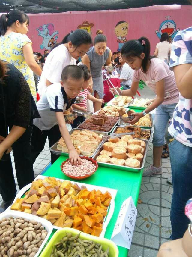 慧芽幼儿园《同庆中秋 共享美食》美食节